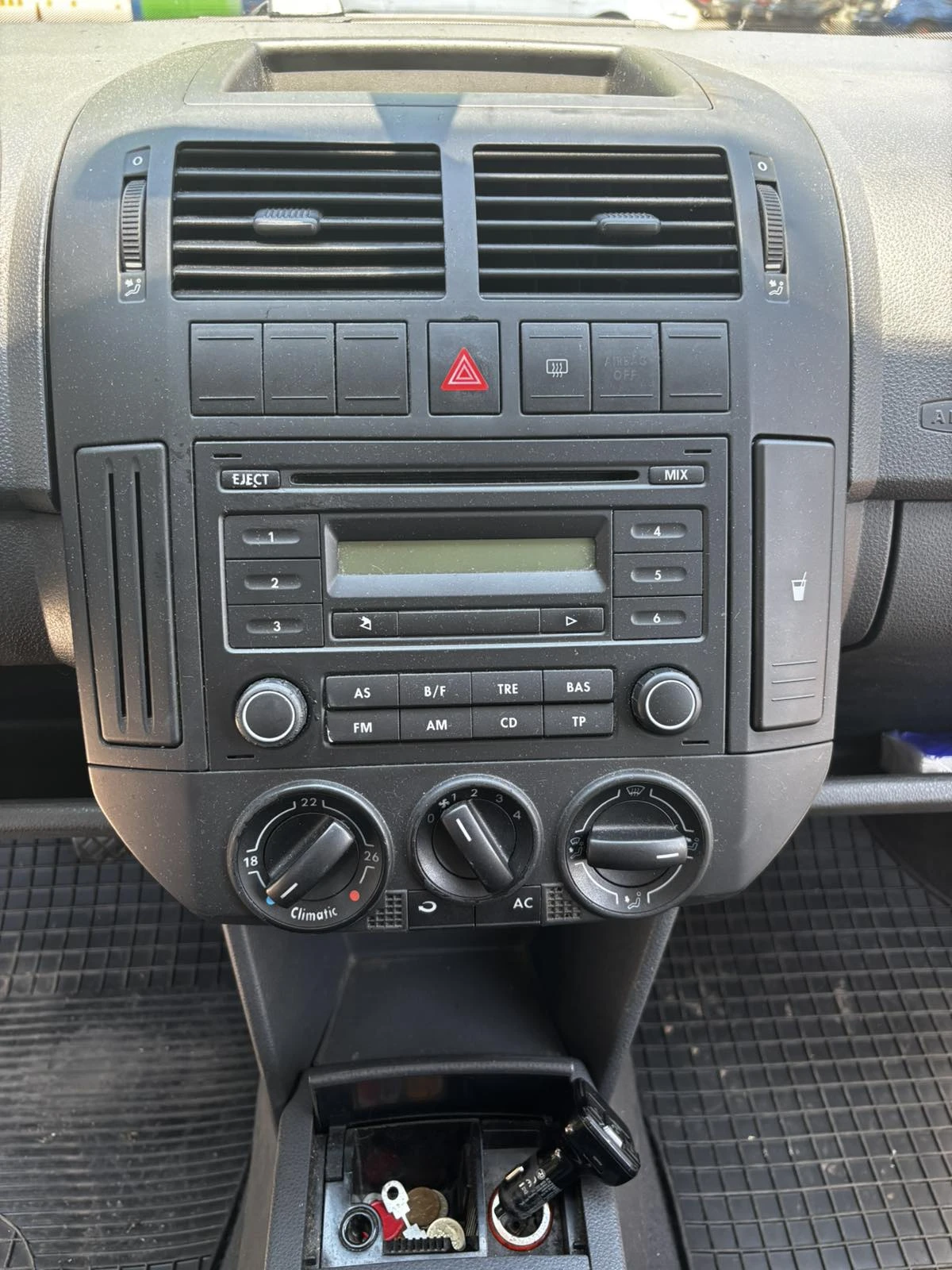 VW Polo 1.4, 16v, снимка 9 - Автомобили и джипове - 55096946