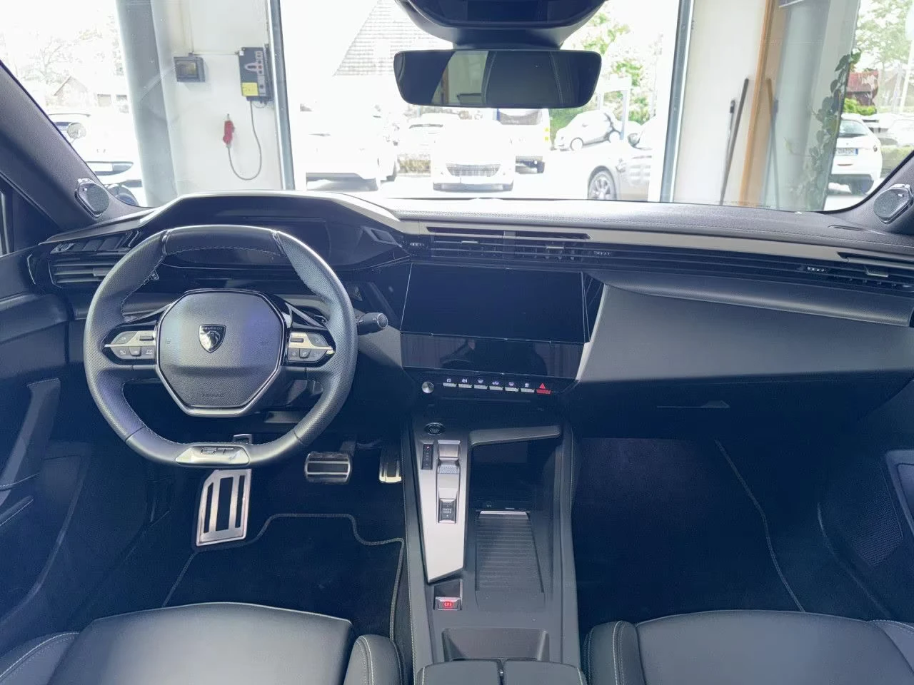Peugeot 408 GT/PHEV 224HP/ACC/MEMO/FOCAL/360/NAVI/297h, снимка 10 - Автомобили и джипове - 55264569