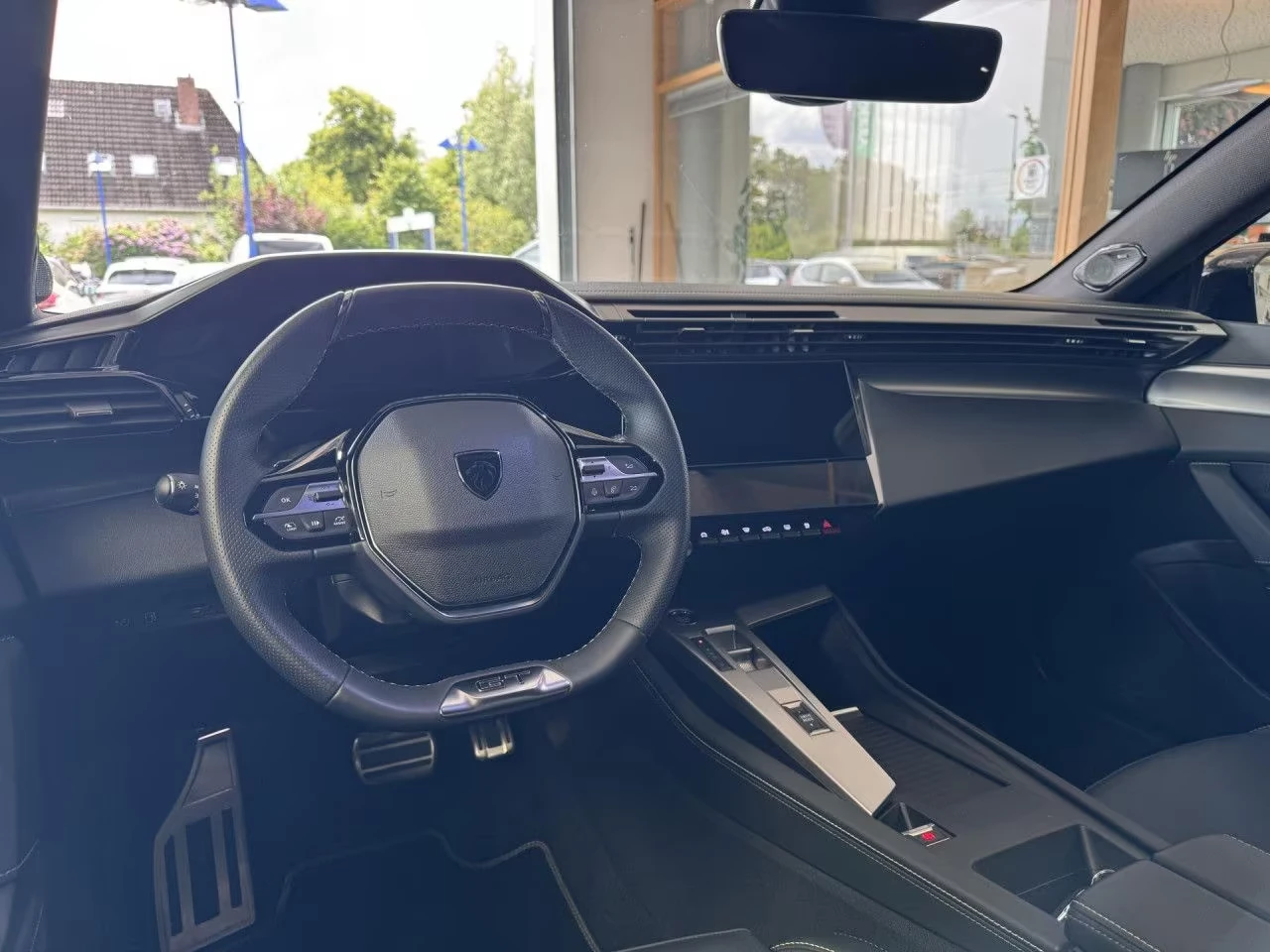Peugeot 408 GT/PHEV 224HP/ACC/MEMO/FOCAL/360/NAVI/297h, снимка 9 - Автомобили и джипове - 55264569