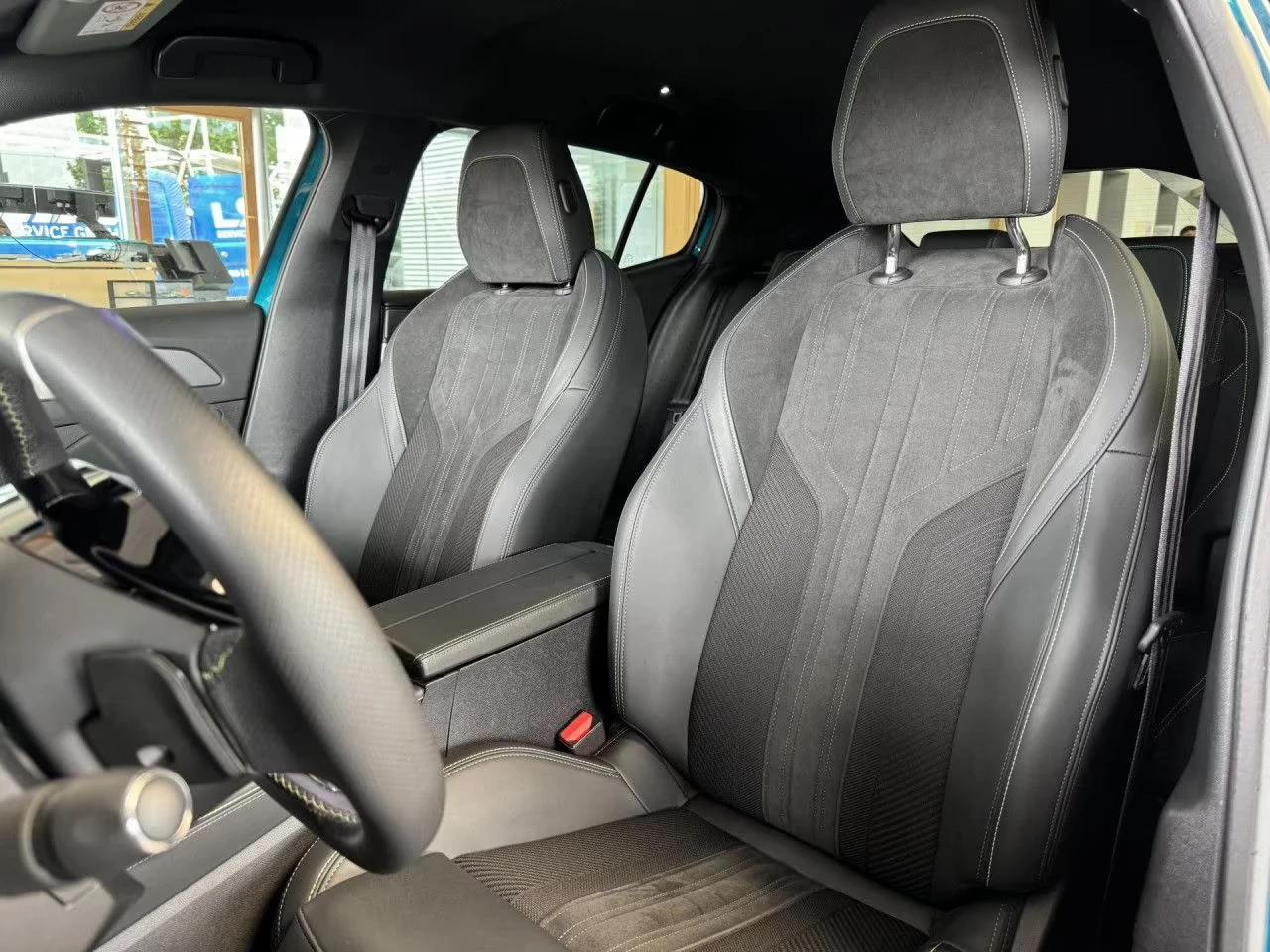 Peugeot 408 GT/PHEV 224HP/ACC/MEMO/FOCAL/360/NAVI/297h, снимка 12 - Автомобили и джипове - 55264569