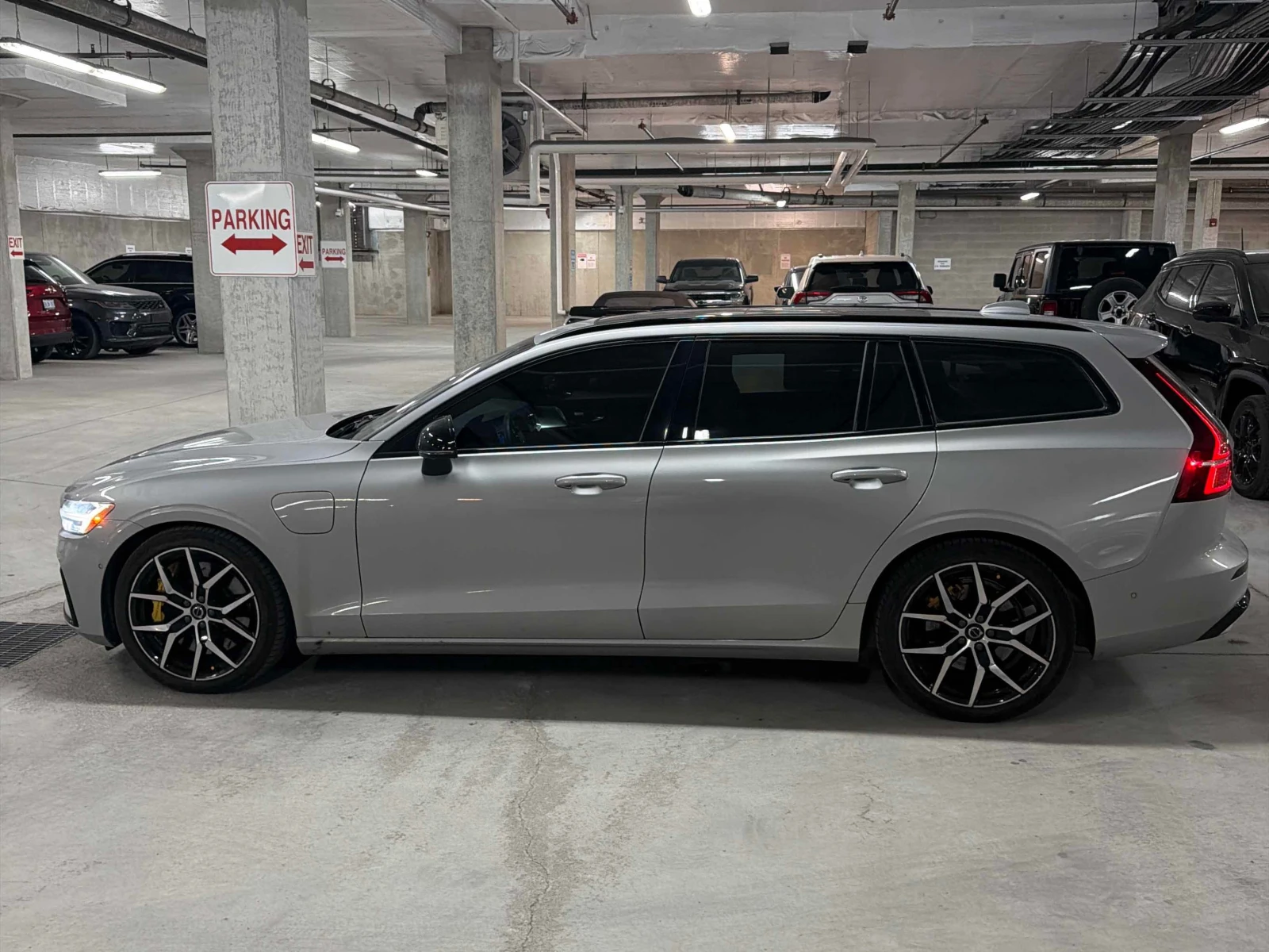 Volvo V60 * Polestar Engineered* АВТОКРЕДИТ БЕЗ ПЪРВОНАЧАЛНА, снимка 2 - Автомобили и джипове - 55847704