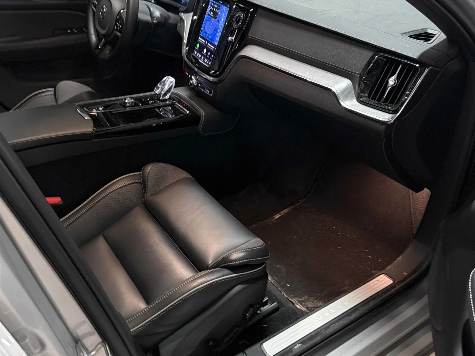 Volvo V60 * Polestar Engineered* АВТОКРЕДИТ БЕЗ ПЪРВОНАЧАЛНА, снимка 11 - Автомобили и джипове - 55847704