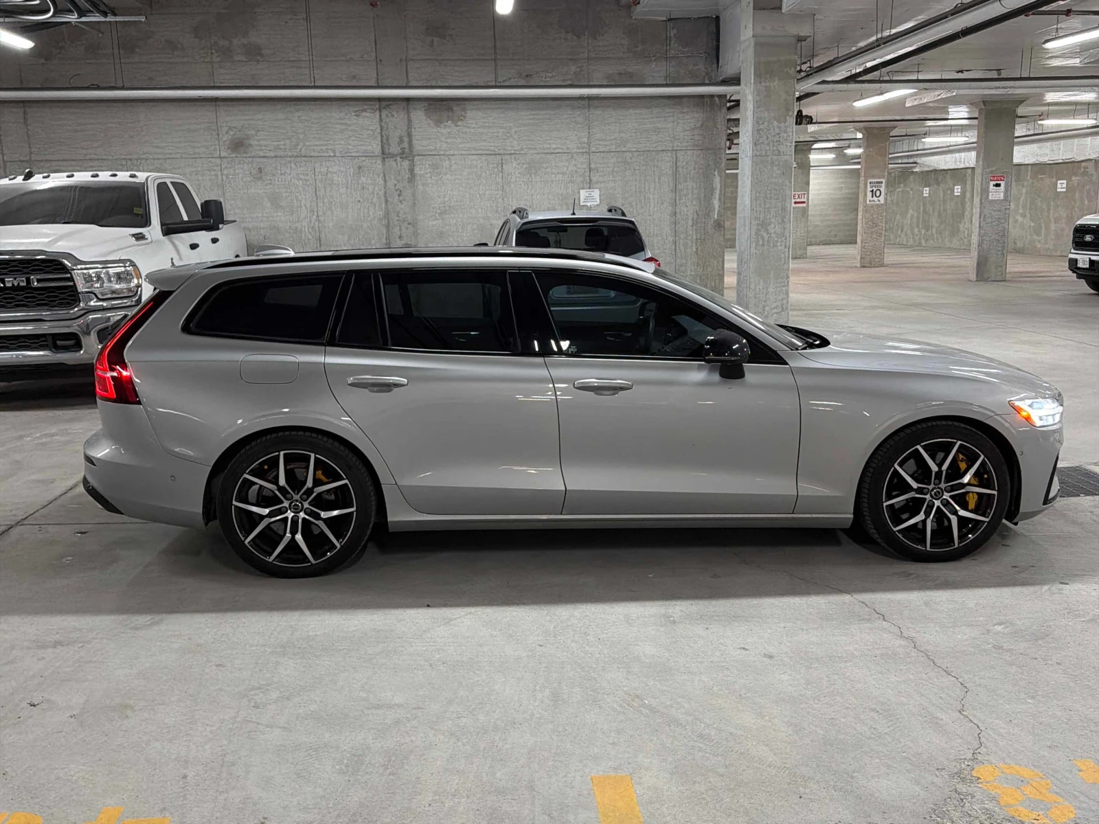 Volvo V60 * Polestar Engineered* АВТОКРЕДИТ БЕЗ ПЪРВОНАЧАЛНА, снимка 3 - Автомобили и джипове - 55847704