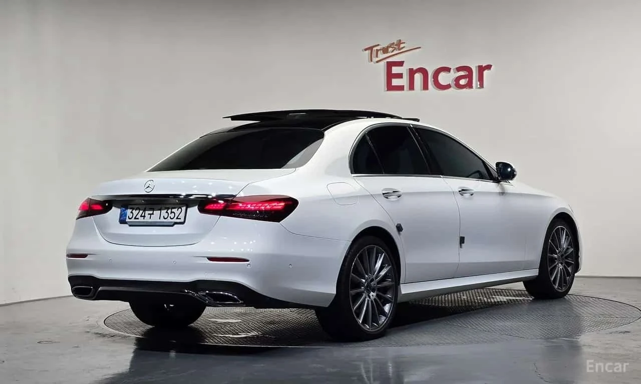 Mercedes-Benz E 350 4MATIC AMG Line | АВТОФИНАНСИРАНЕ, снимка 2 - Автомобили и джипове - 56202121