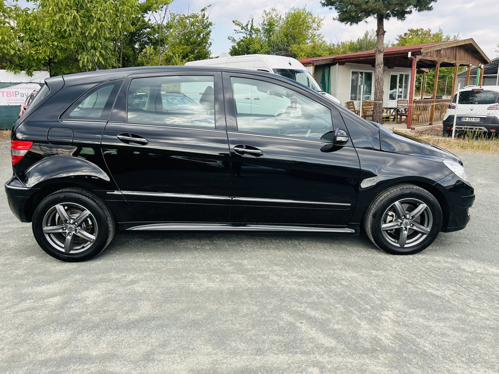 Mercedes-Benz B 200 Automat, снимка 6 - Автомобили и джипове - 56213698