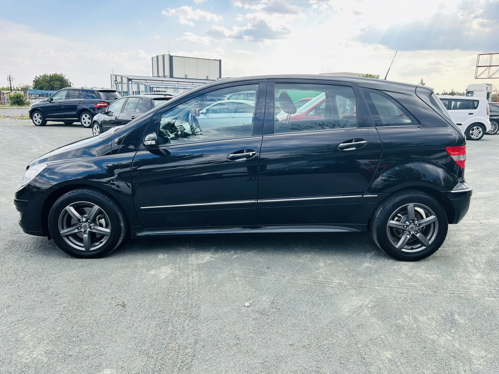 Mercedes-Benz B 200 Automat, снимка 2 - Автомобили и джипове - 56213698