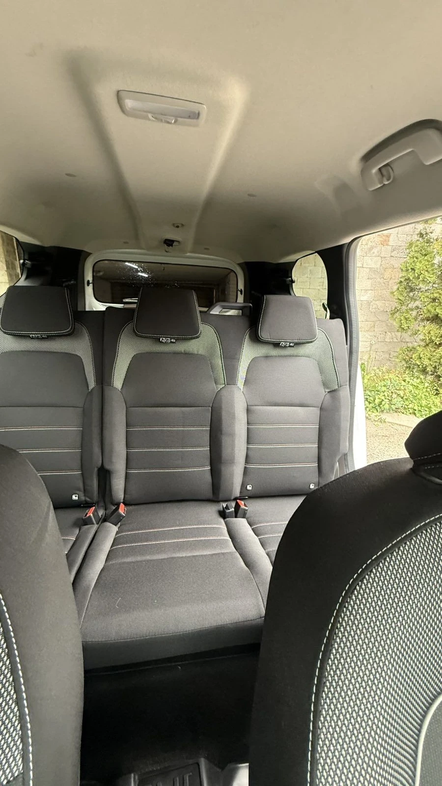 Dacia Jogger 1.6 E-Tech Hybrid  Xtreme, снимка 11 - Автомобили и джипове - 56265052
