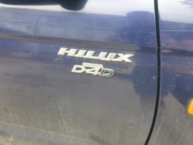 Toyota Hilux D4D, снимка 10 - Автомобили и джипове - 37959934