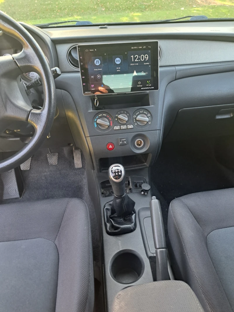 Mitsubishi Outlander, снимка 8 - Автомобили и джипове - 52298869