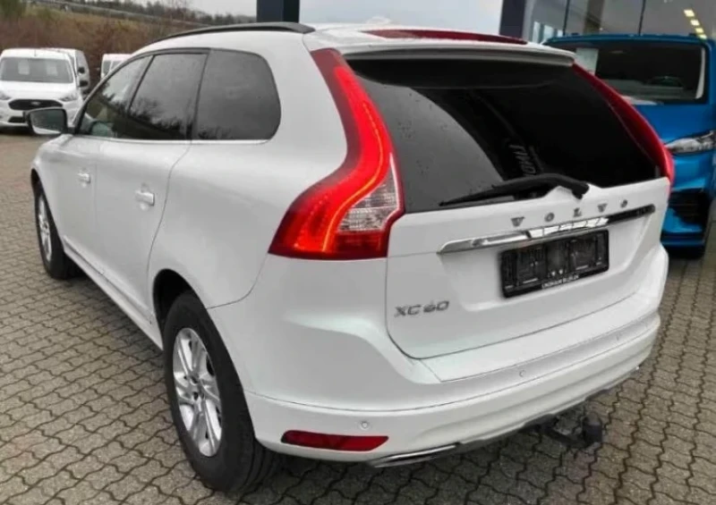 Volvo XC60 2.4d Aut. 220ps Momentum AWD D5, снимка 4 - Автомобили и джипове - 52837312