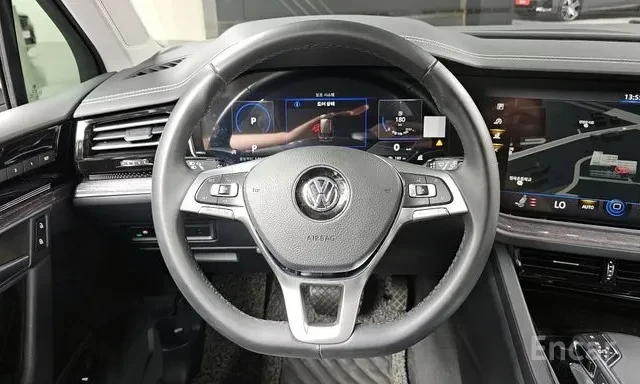 VW Touareg 3.0TDI Premium Панорама Blind spot 1 Собственик, снимка 6 - Автомобили и джипове - 55683349