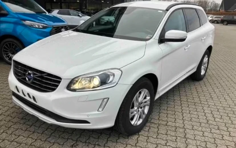 Volvo XC60 2.4d Aut. 220ps Momentum AWD D5, снимка 1