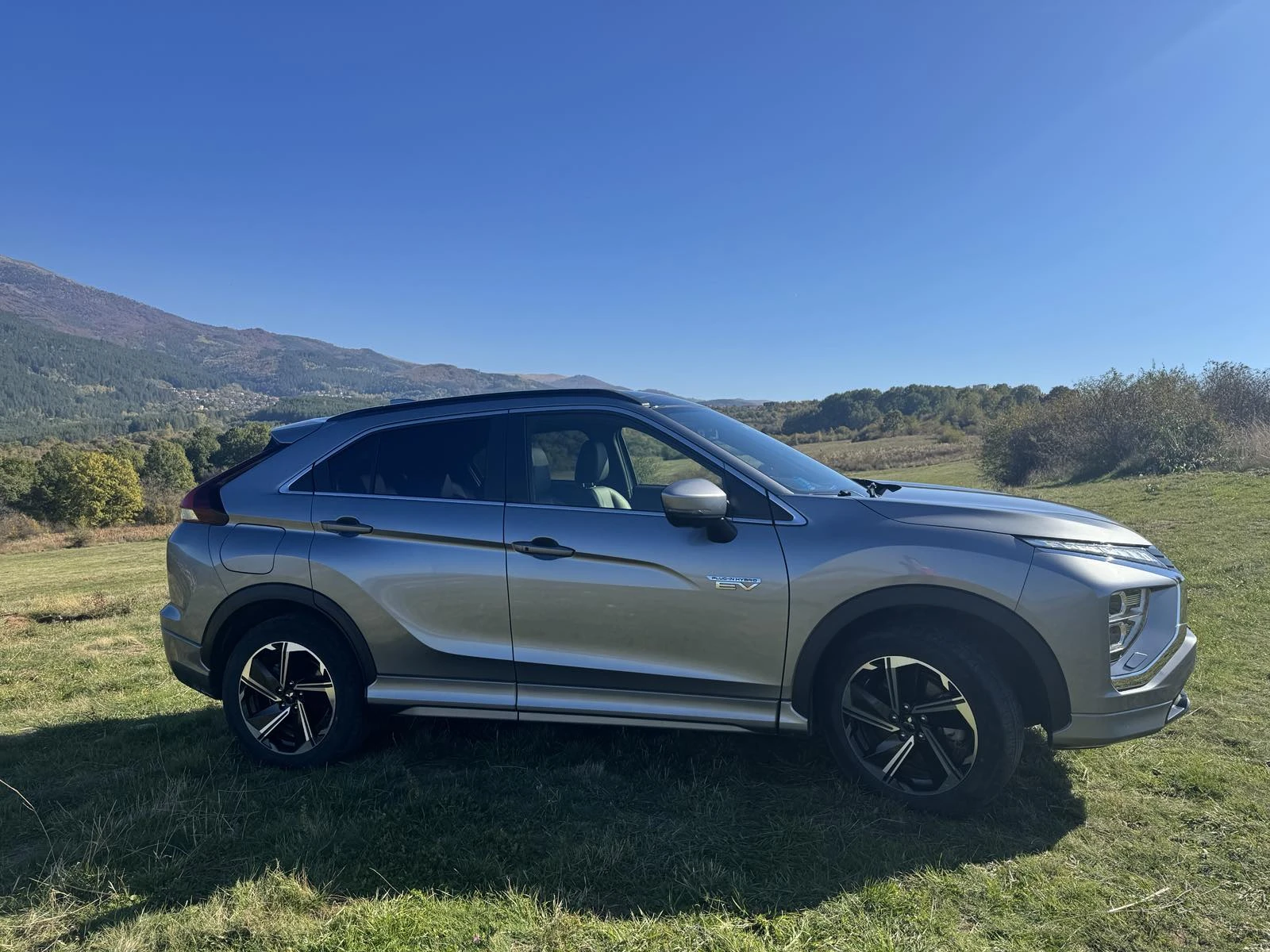 Mitsubishi Eclipse Cross PHEV - INSTYLE + * 4x4 * PANORAMA - изображение 3