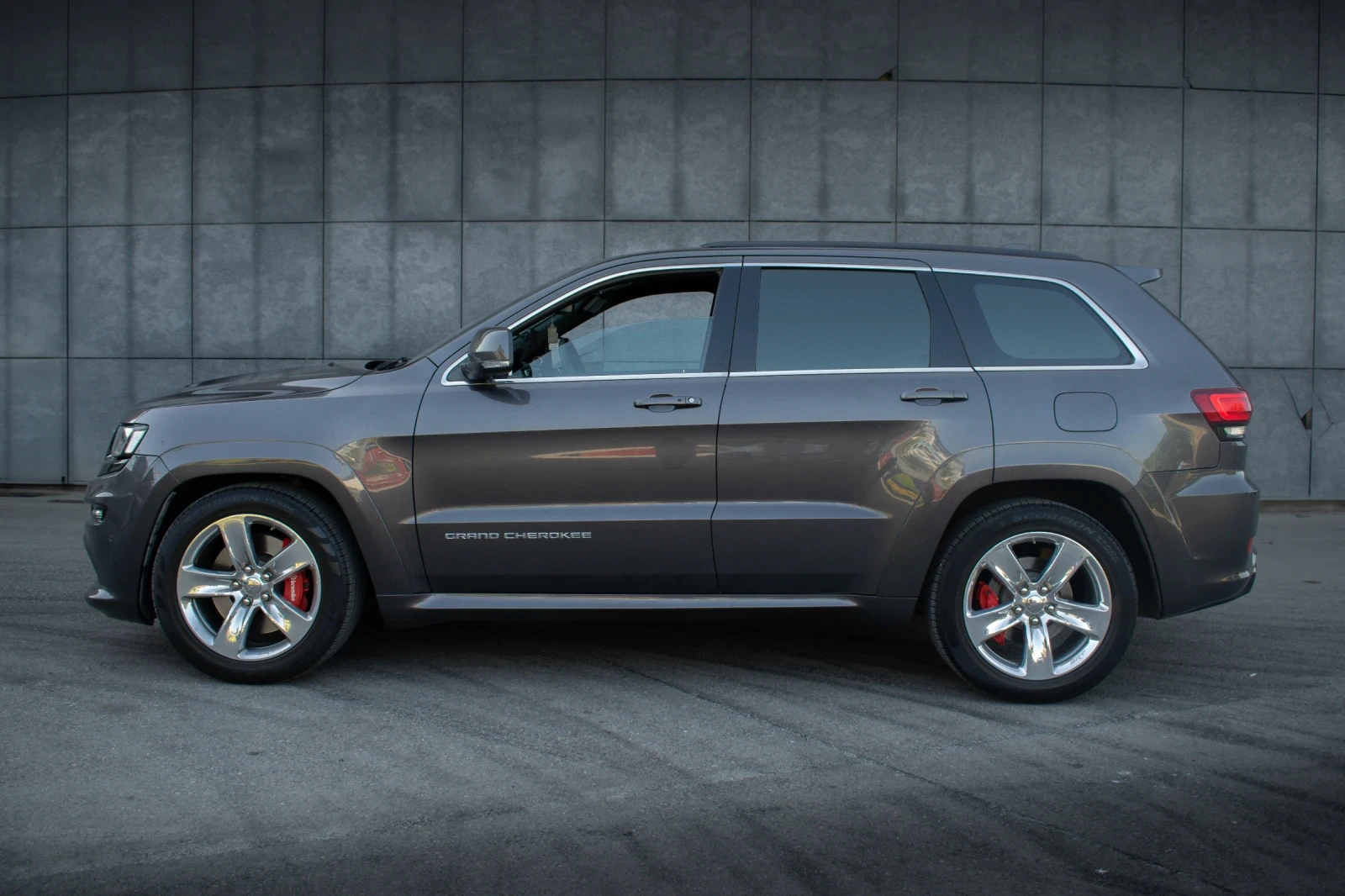 Jeep Grand cherokee 6.4 SRT LPG - изображение 4