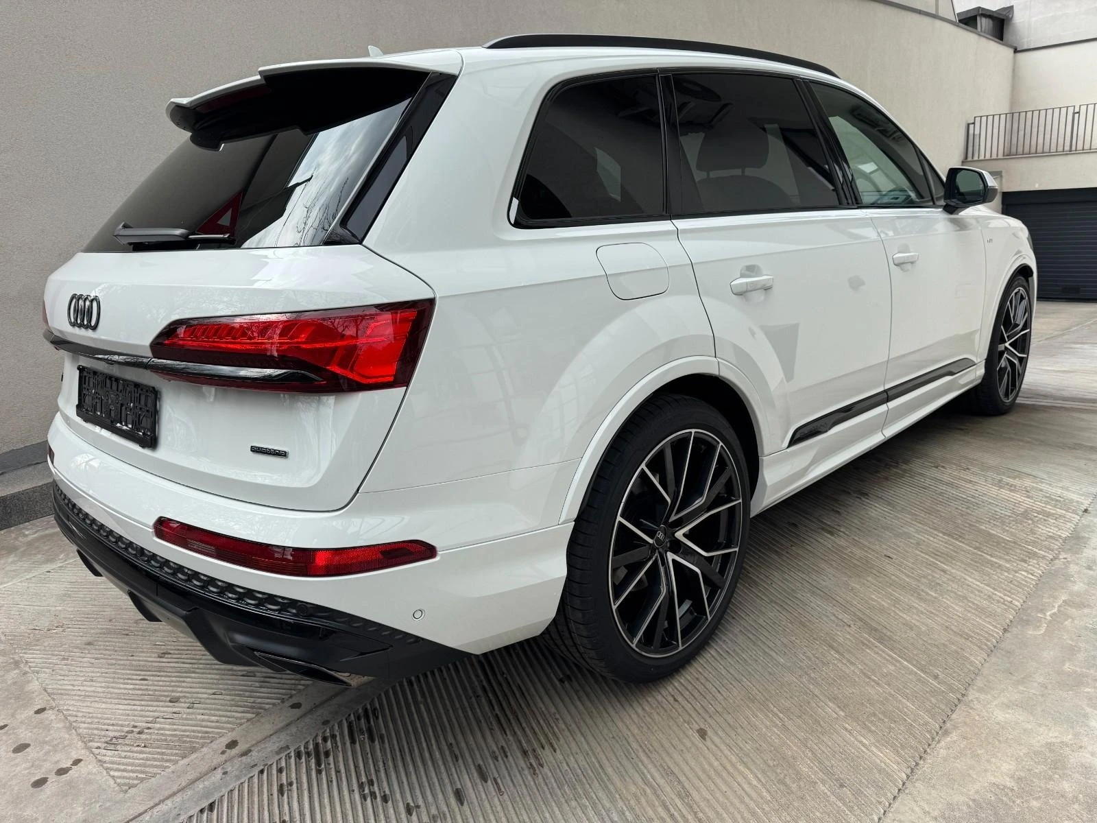 Audi Q7 50 TDI/FACELIFT/BLACK OPTIC/B&O/PANO/MATRIX/LIFT/ - изображение 6