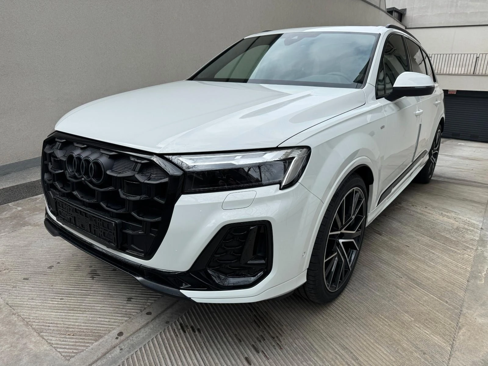 Audi Q7 50 TDI/FACELIFT/BLACK OPTIC/B&O/PANO/MATRIX/LIFT/ - изображение 3
