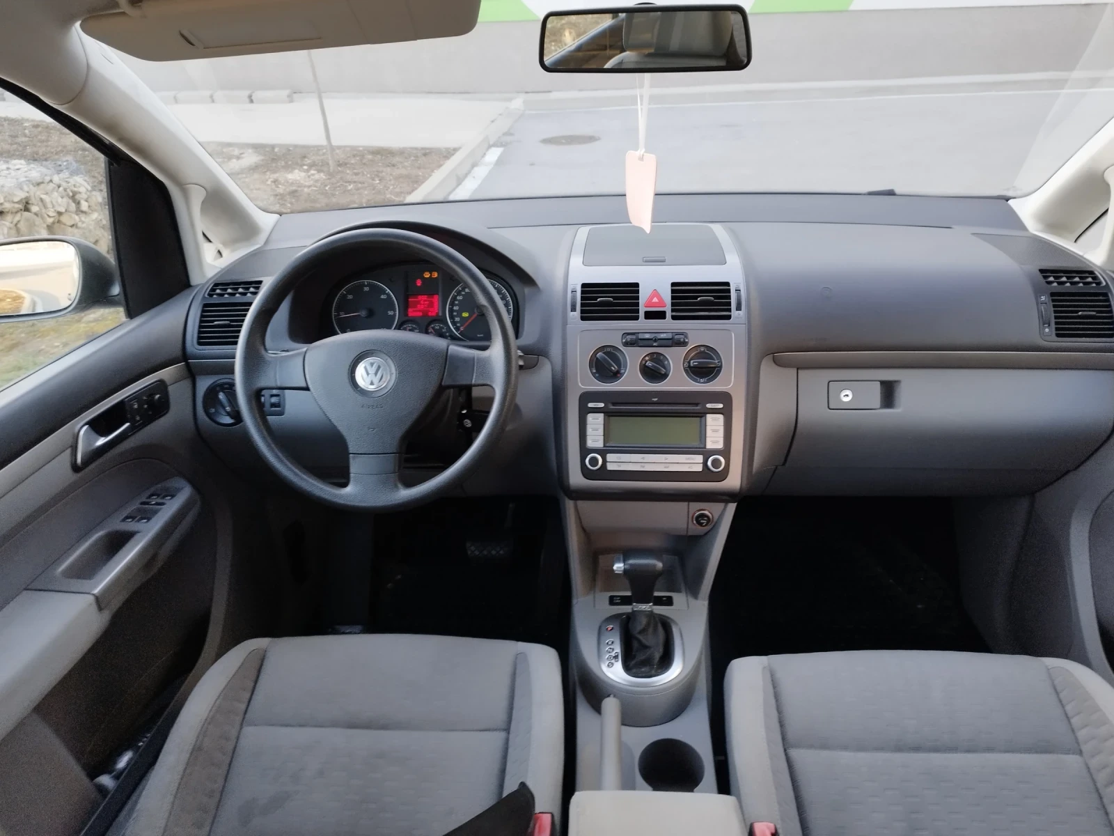 VW Touran 2.0 TDi 140 BMM - изображение 9