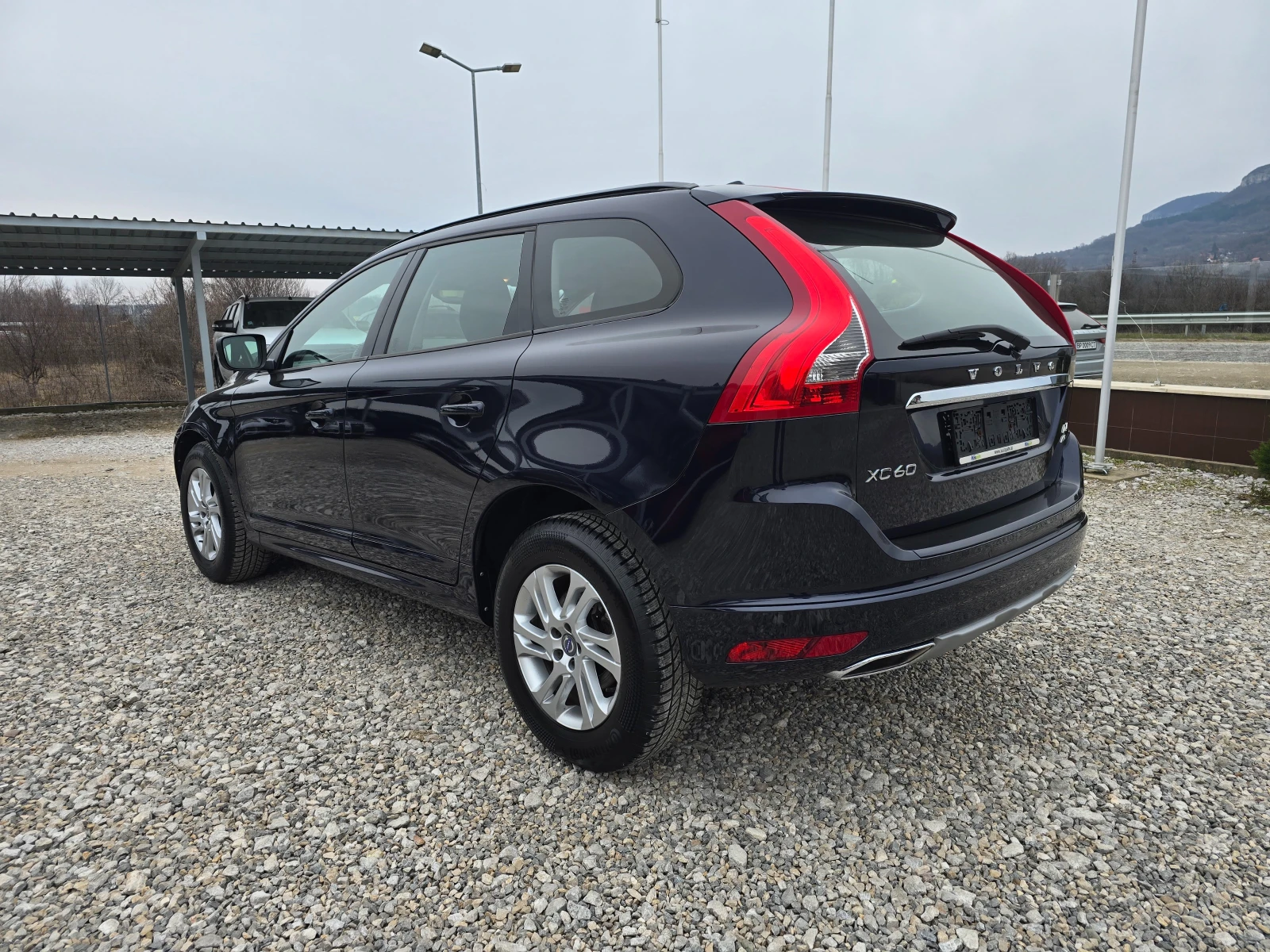 Volvo XC60 2, 4 D АВТОМАТ !! НАВИГАЦИЯ !! 4X4 !! ЕВРО 6 !! , снимка 3 - Автомобили и джипове - 53869055