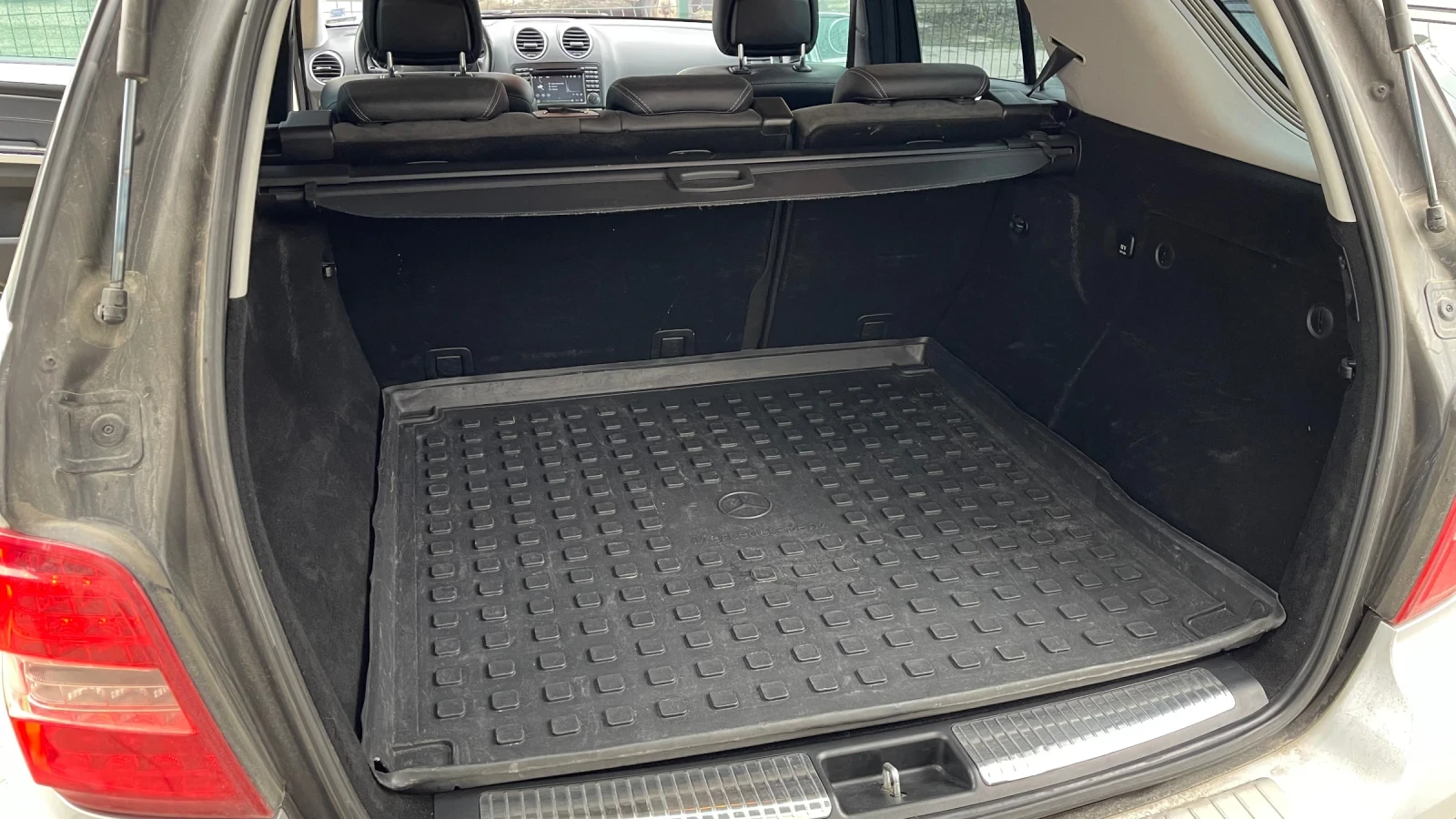 Mercedes-Benz ML 320 Facelift NAVI РЕАЛНИ КМ, снимка 9 - Автомобили и джипове - 53977764