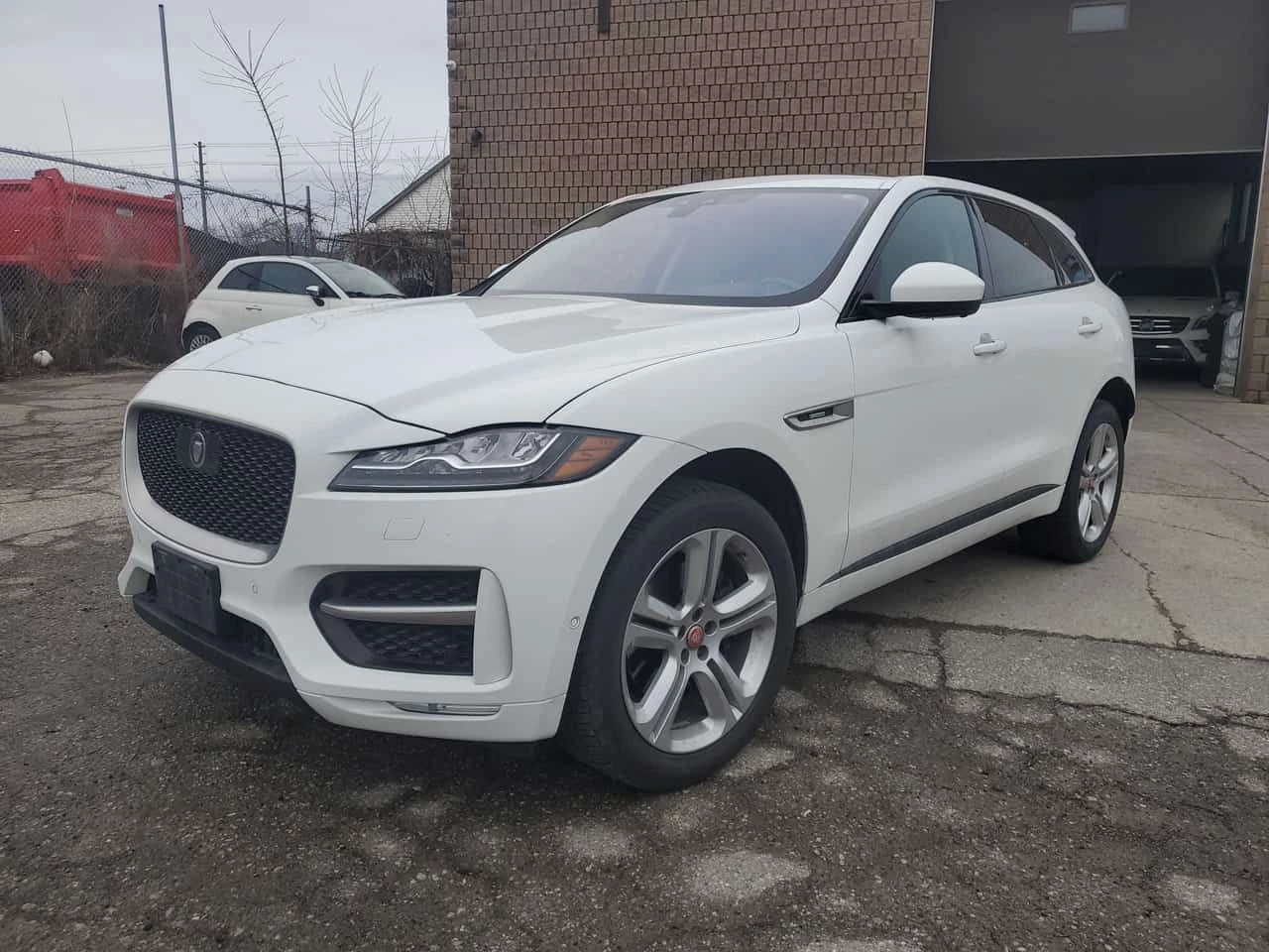 Jaguar F-PACE * AWD 4dr 35t R Sport * CARFAX * ЦЕНА ДО БГ | Auto.bg — изображение 1