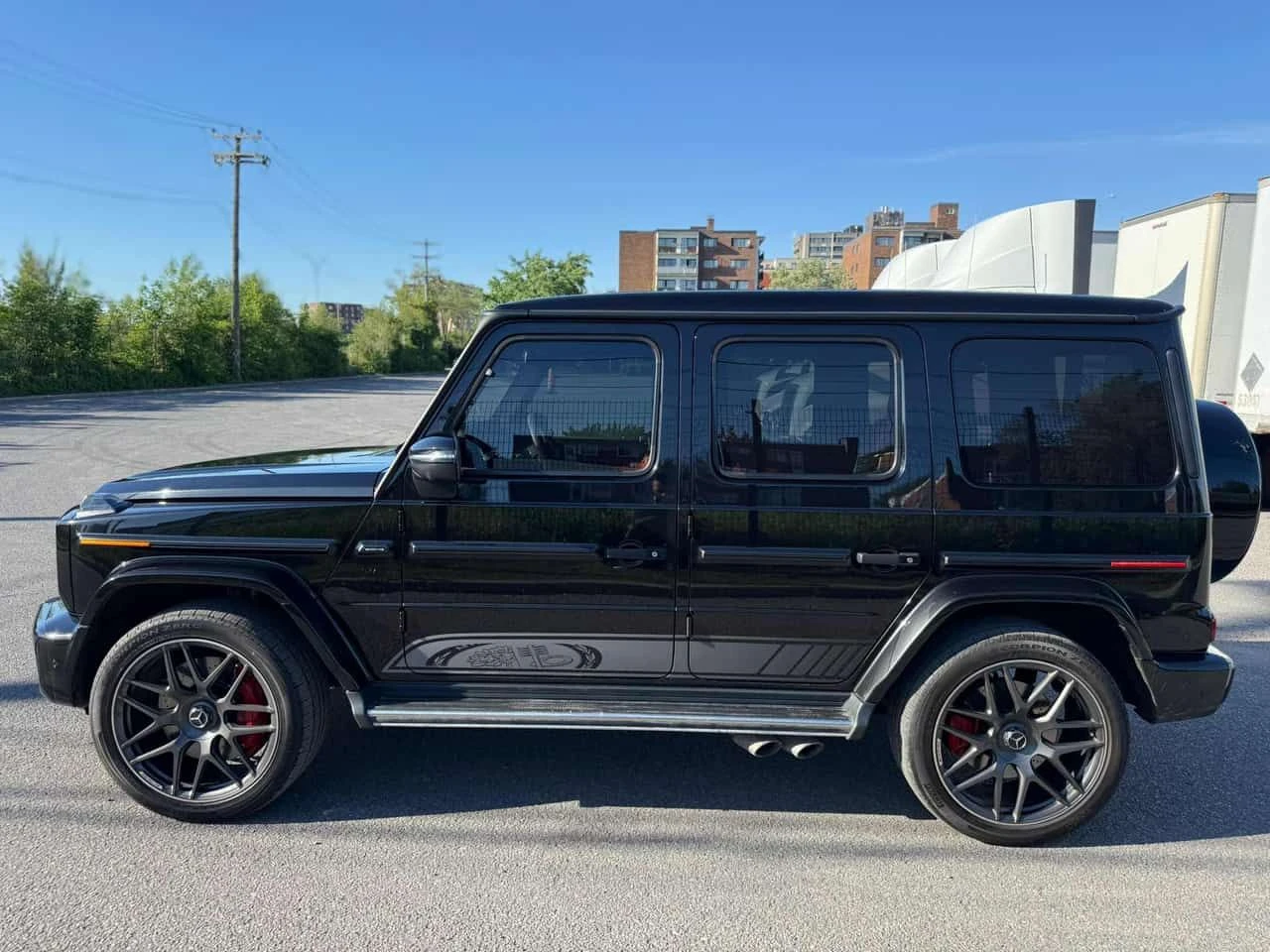 Mercedes-Benz G 63 AMG * CARFAX * АВТОКРЕДИТ БЕЗ ПЪРВОНАЧАЛНА ВНОСКА, снимка 2 - Автомобили и джипове - 54830701