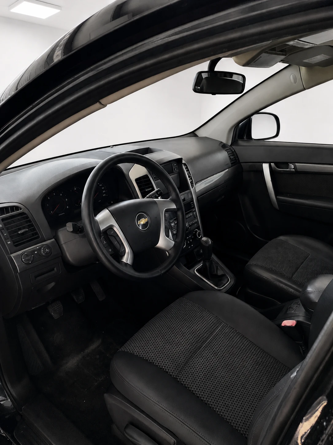 Chevrolet Captiva, снимка 5 - Автомобили и джипове - 55152992