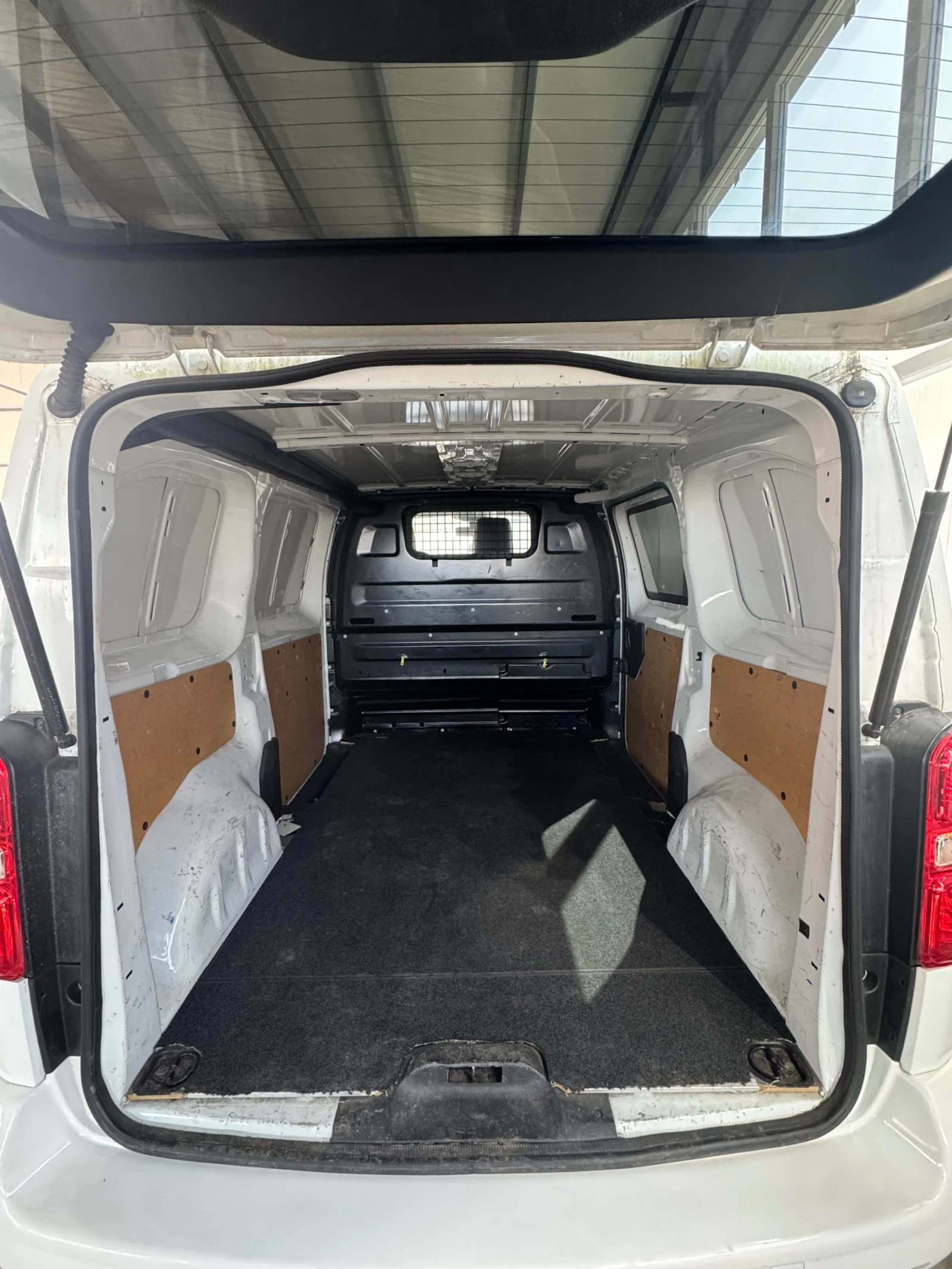 Toyota Proace 2.0HDI KLIMA. ШВЕЙЦАРИЯ , снимка 9 - Бусове и автобуси - 53308283