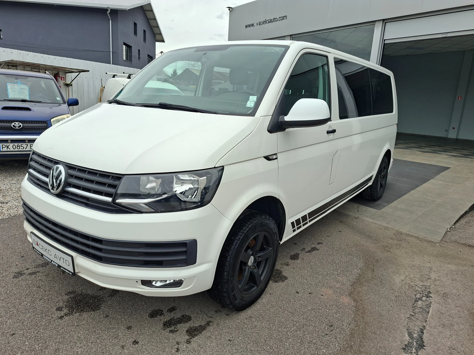 VW Transporter UNIKAT-NOV, снимка 2 - Бусове и автобуси - 54495864