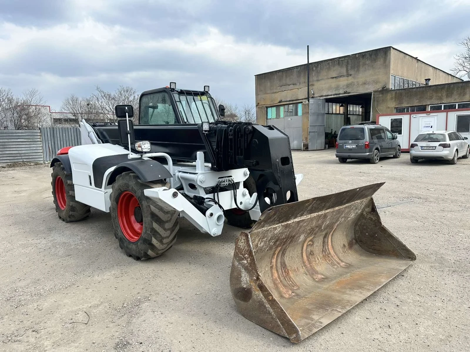 Телескопичен товарач Bobcat Bobcat T40140, снимка 4 - Селскостопанска техника - 53926739