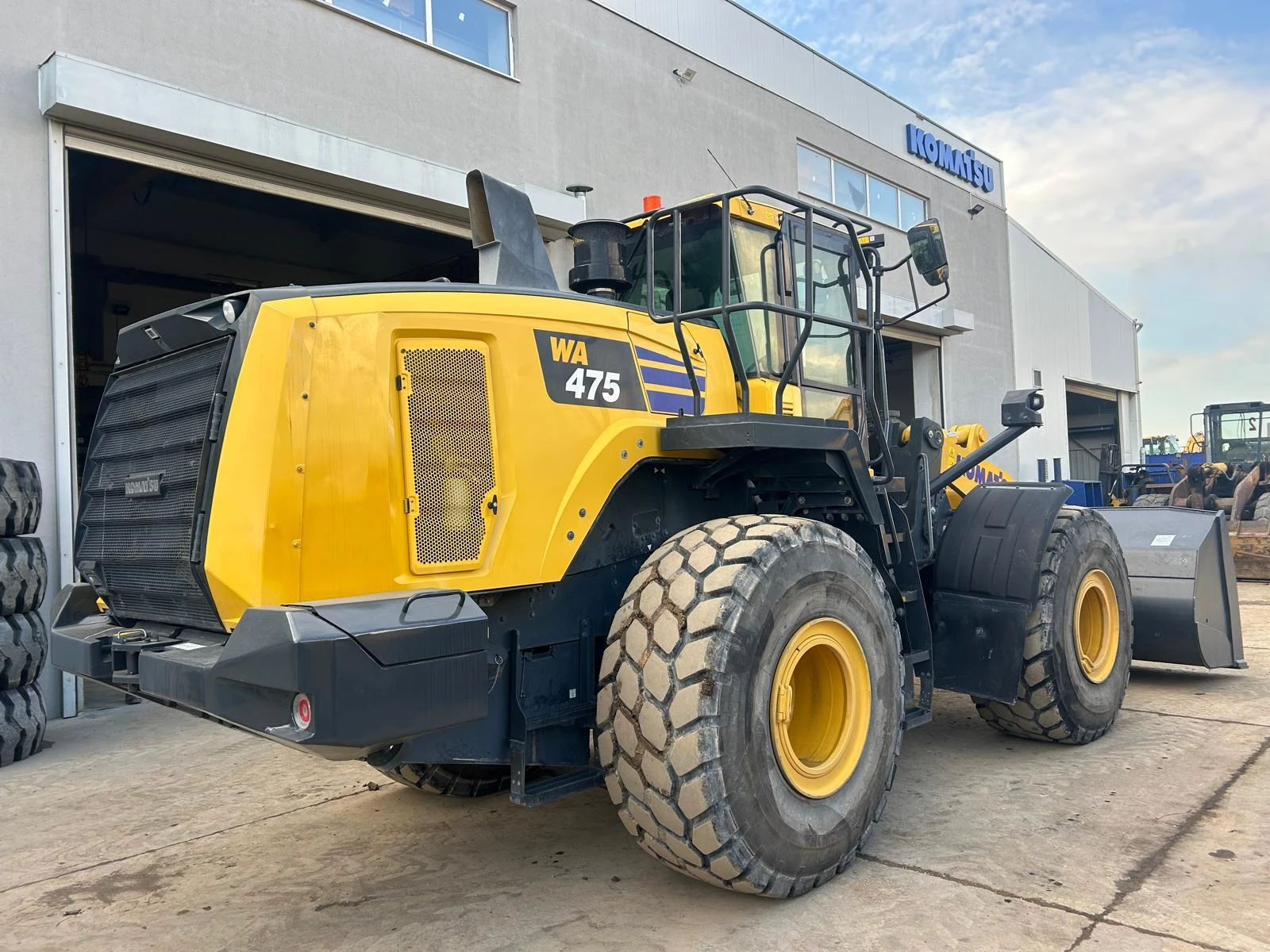 ����� ������� Komatsu WA475-10E0 | Mobile.bg � ����������� 2