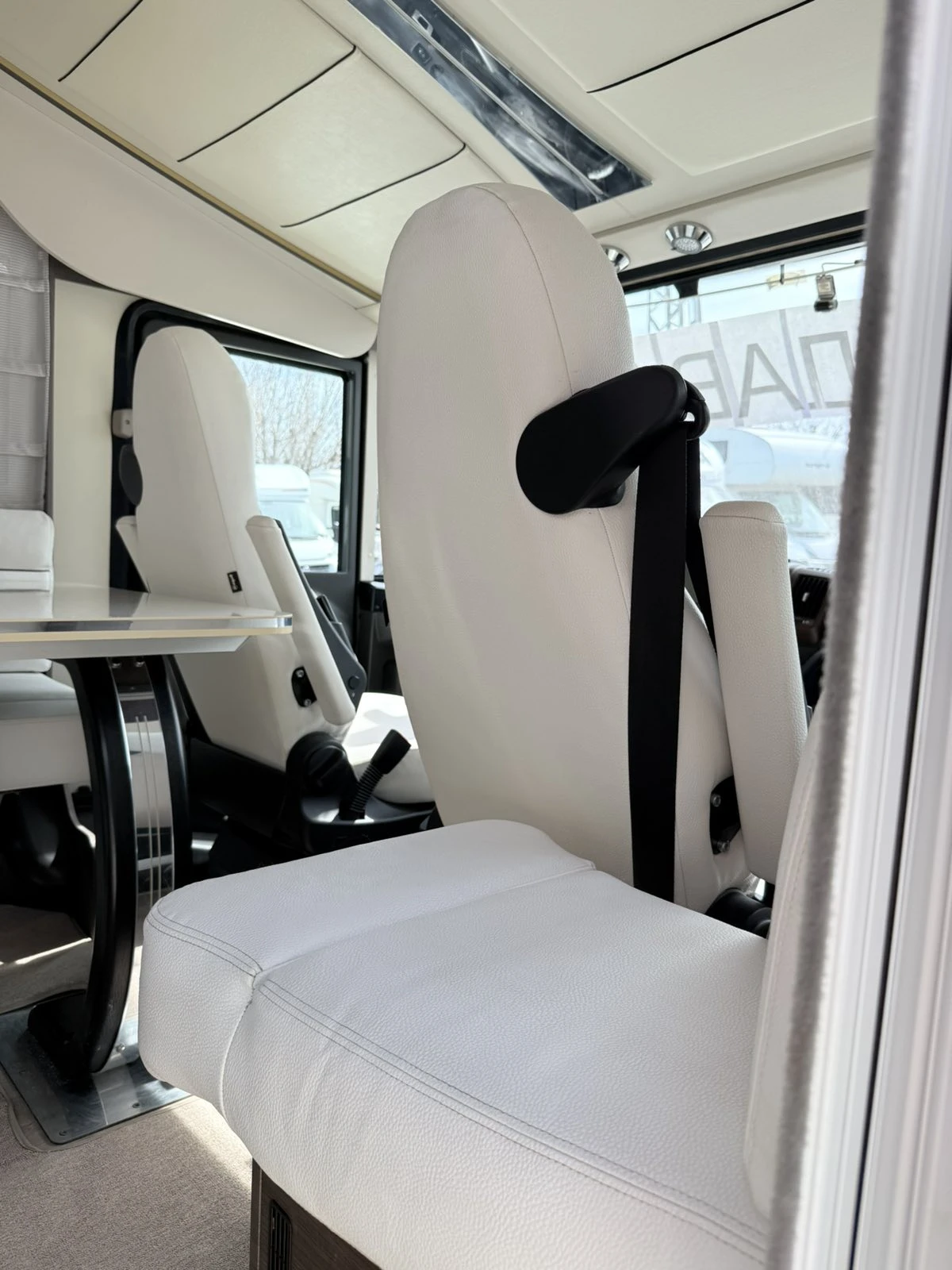 Кемпер McLouis NEVIS, снимка 16 - Каравани и кемпери - 53894857