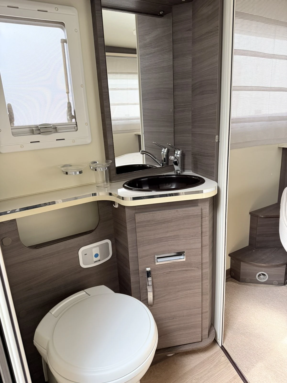 Кемпер McLouis NEVIS, снимка 14 - Каравани и кемпери - 53894857