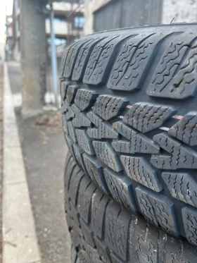 Гуми Зимни 175/65R15, снимка 4