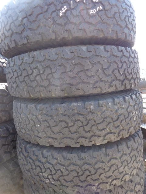 Гуми Зимни 235/60R16, снимка 2 - Гуми и джанти - 22347840