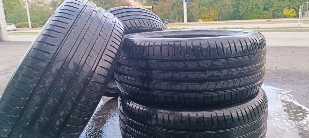 Гуми Летни 245/45R18, снимка 6 - Гуми и джанти - 54240957