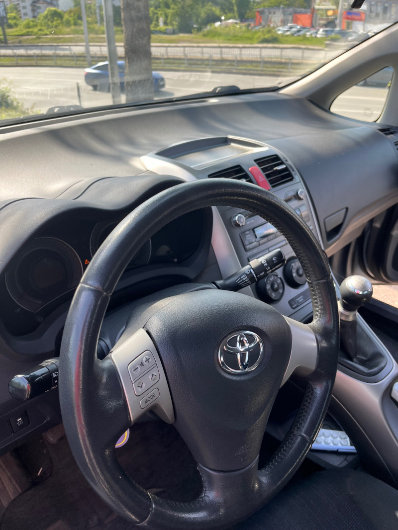 Toyota Auris, снимка 8 - Автомобили и джипове - 46471448