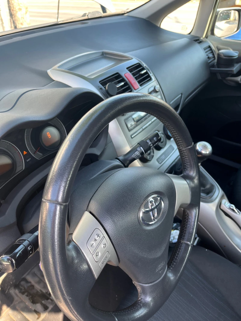 Toyota Auris, снимка 7 - Автомобили и джипове - 46853990