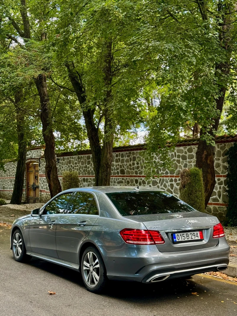 Mercedes-Benz E 220 * 9G Tronic * AMG LINE * FACELIFT * Bluetec , снимка 4 - Автомобили и джипове - 47239368