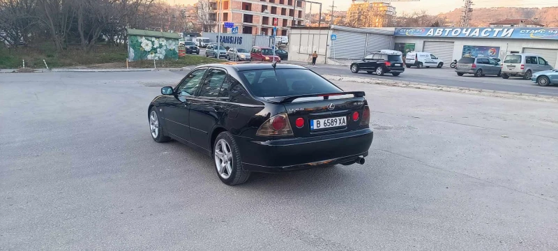 Lexus IS 200 Sport, снимка 5 - Автомобили и джипове - 48393171