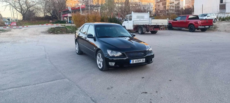 Lexus IS 200 Sport, снимка 1 - Автомобили и джипове - 48393171