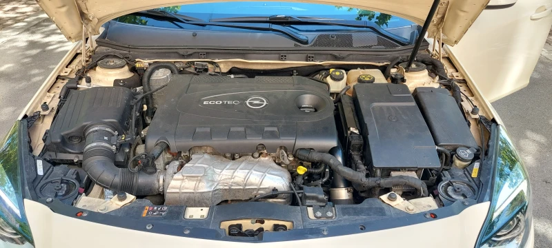 Opel Insignia Sport Tourer, снимка 11 - Автомобили и джипове - 52337108