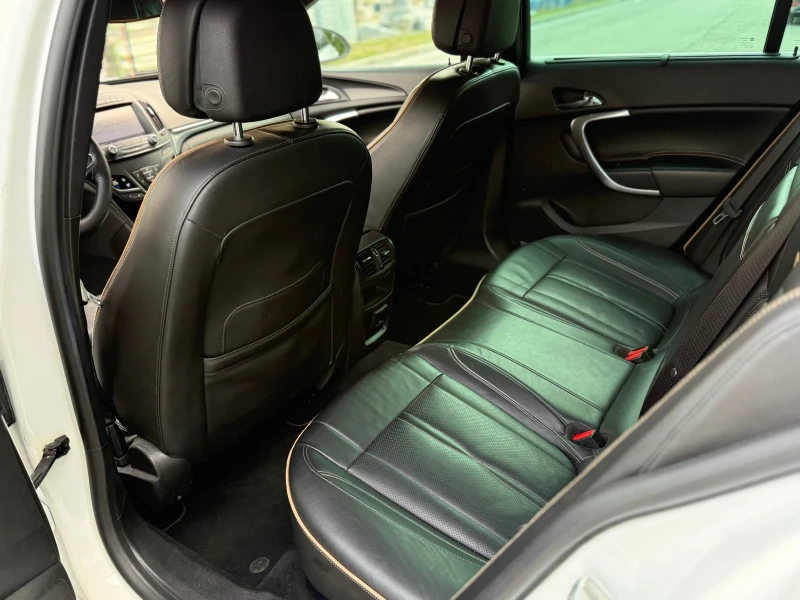 Opel Insignia 2.0 195 biTurbo, снимка 8 - Автомобили и джипове - 52787476