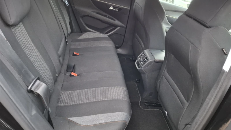 Peugeot 3008 1.6 Blue-HDi* АВТОМАТИК* NAVI, снимка 9 - Автомобили и джипове - 52962137