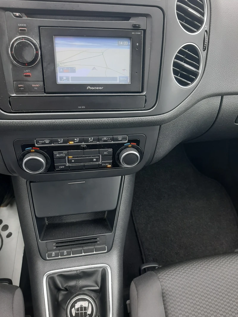 VW Golf Plus 1.2TSI BlueMotion, снимка 15 - Автомобили и джипове - 53483963