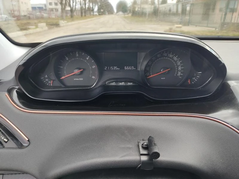 Peugeot 208 1.6 E-HDi/ EURO 5B/92k.c., снимка 13 - Автомобили и джипове - 35718595