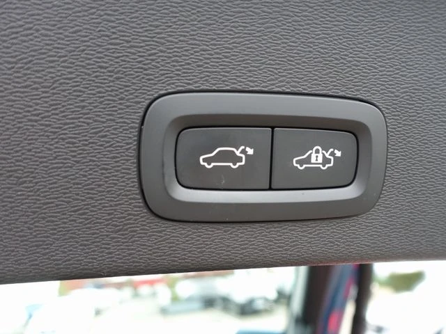 Volvo C40 AWD Recharge Twin Motor Plus, снимка 17 - Автомобили и джипове - 53097629