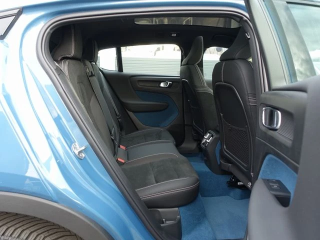 Volvo C40 AWD Recharge Twin Motor Plus, снимка 15 - Автомобили и джипове - 53097629