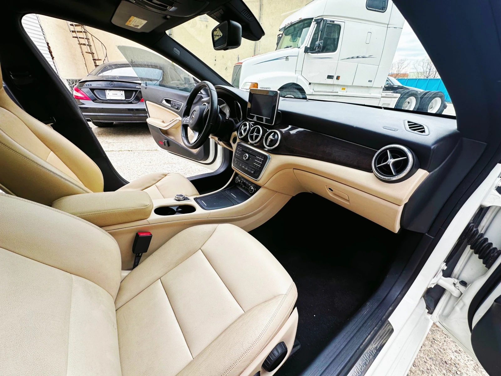 Mercedes-Benz CLA 250 AMG LINE* PANO* CAMERA* HARMAN KARDON* ����� ����� | Mobile.bg � ����������� 14