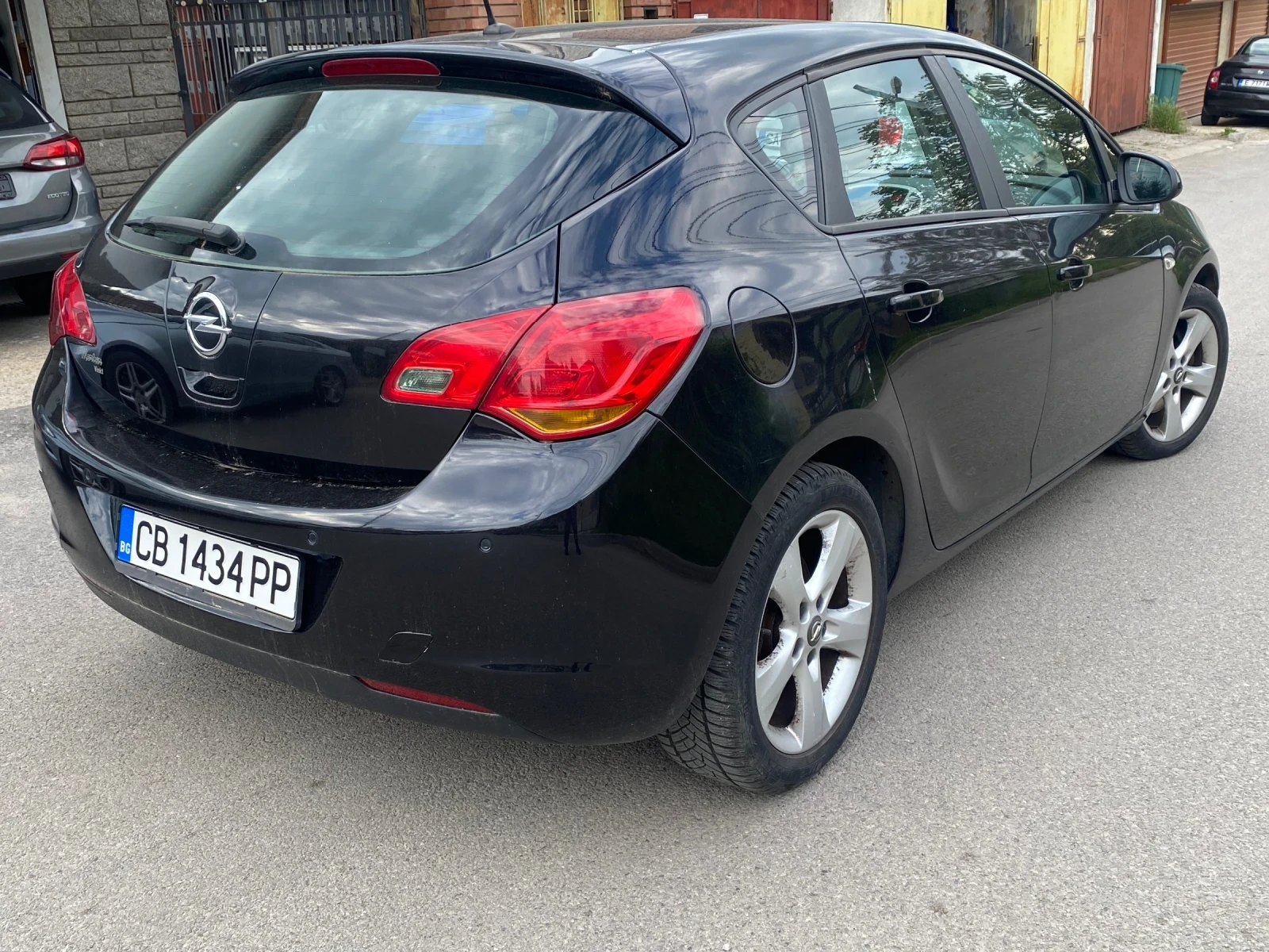Opel Astra 1.7CDTI-110k.s.-Обслужен-6скорости - изображение 4
