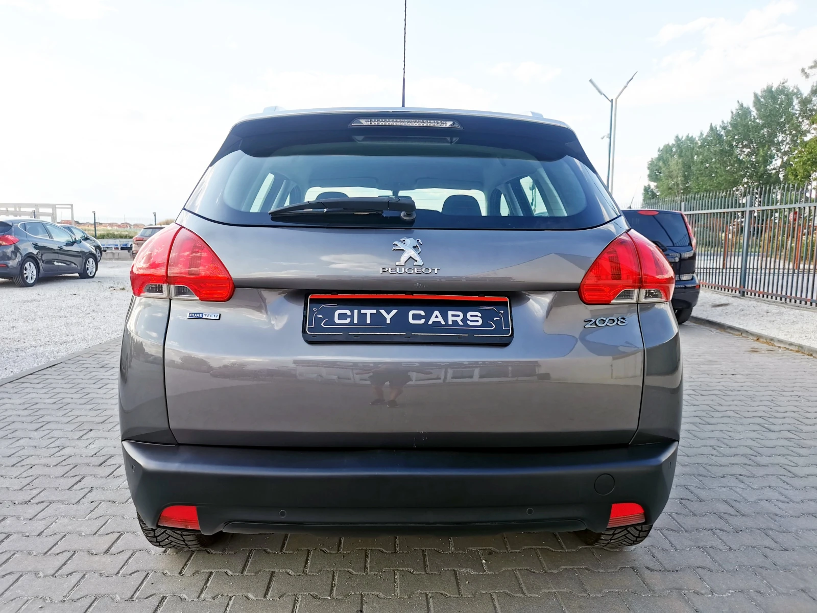 Peugeot 2008 1.2i - изображение 8